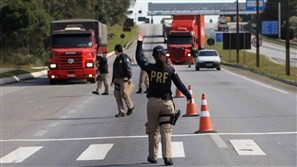 PRF diz que lei do farol baixo reduziu colisões frontais em rodovias